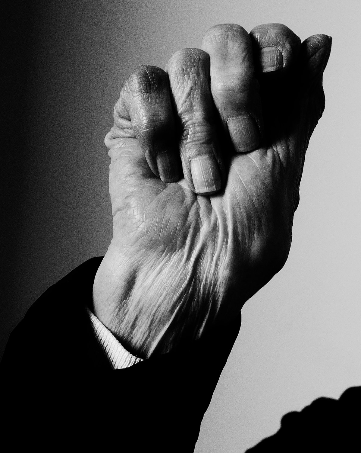 Jack Davison shoots Glenda Jackson for The New York Times — News — Mini ...